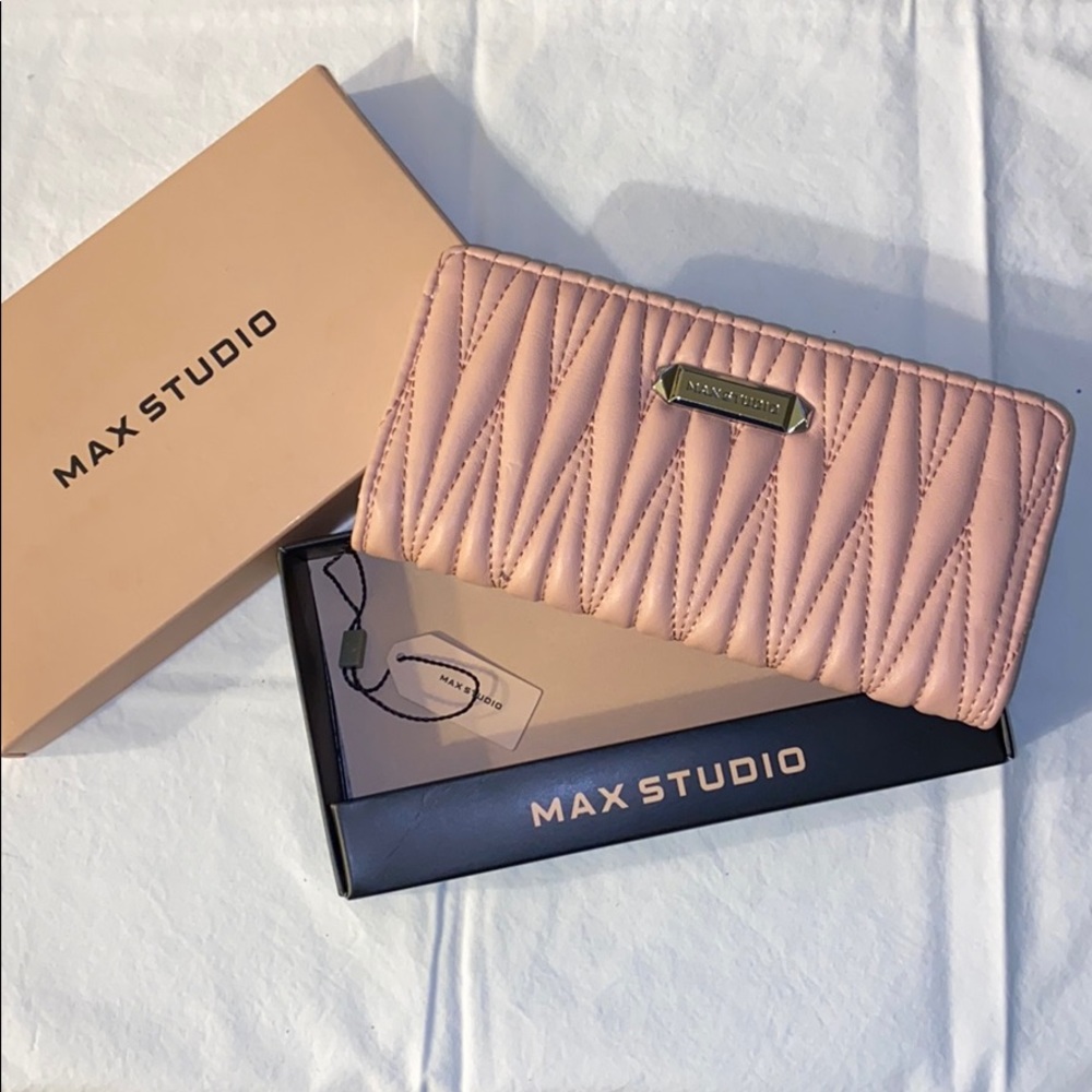 Max Studio Wallet